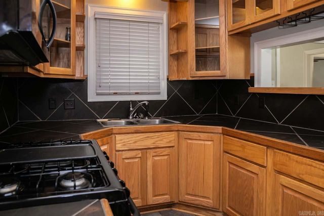 911 N Taylor Street, Little Rock, AR 72205