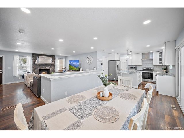 1481 S Chambers Cir, Aurora, CO 80012