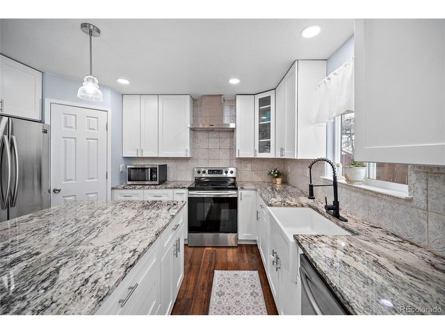 1481 S Chambers Cir, Aurora, CO 80012