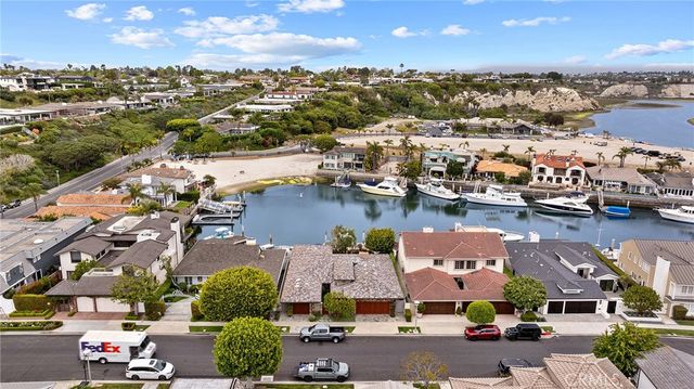 412 Evening Star Lane, Newport Beach, CA 92660