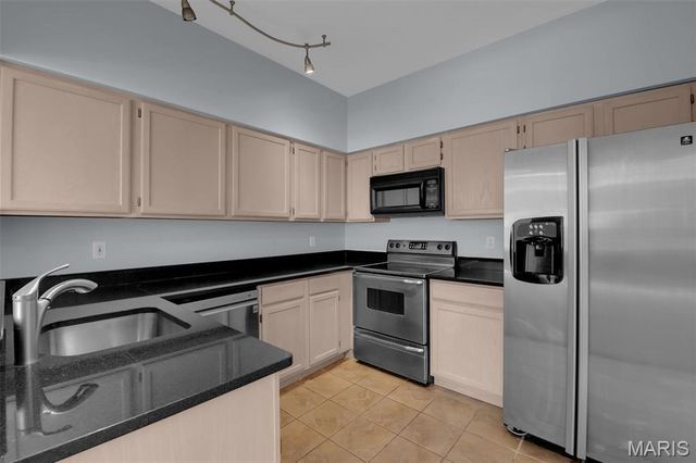 10919 Vauxhall Drive, St Louis, MO 63146