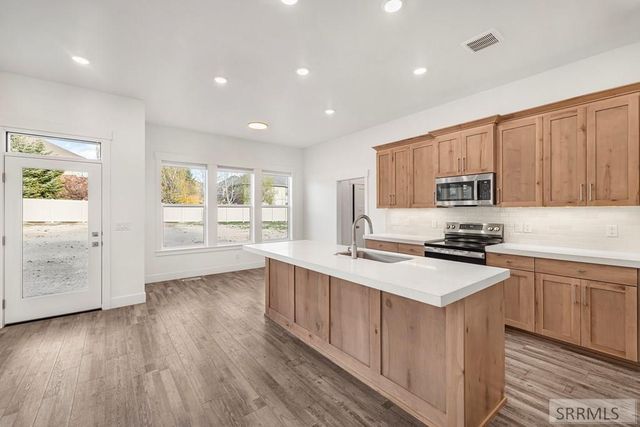 651 Pine Ridge Ln, Rexburg, ID 83440