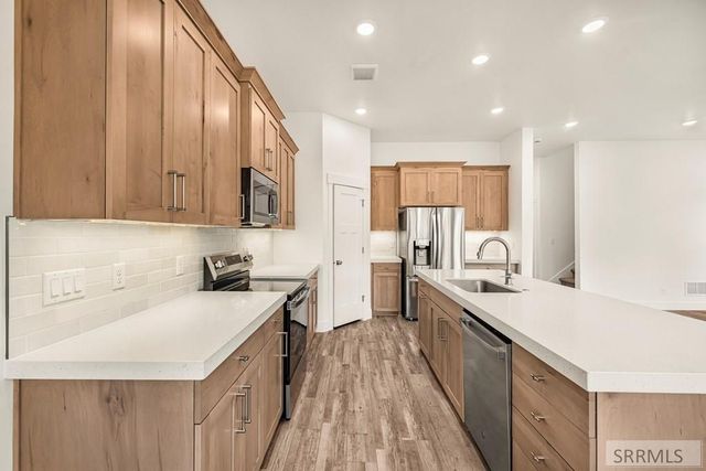 651 Pine Ridge Ln, Rexburg, ID 83440