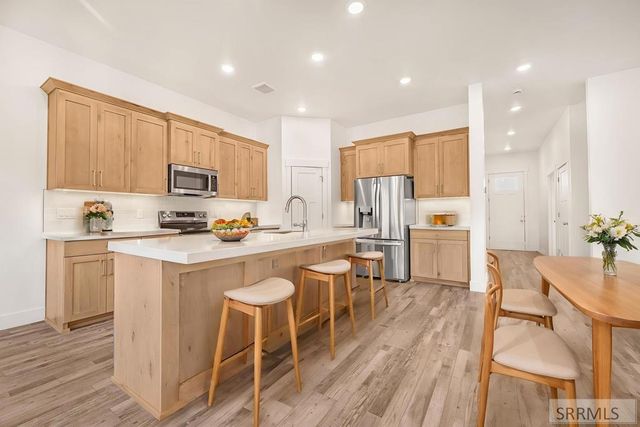 651 Pine Ridge Ln, Rexburg, ID 83440