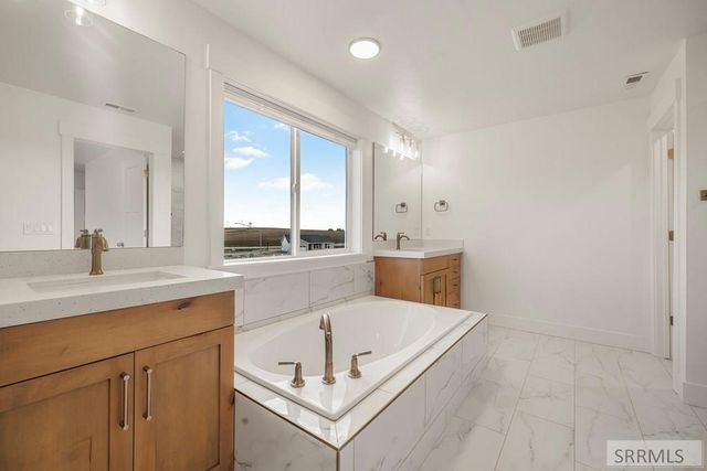 651 Pine Ridge Ln, Rexburg, ID 83440