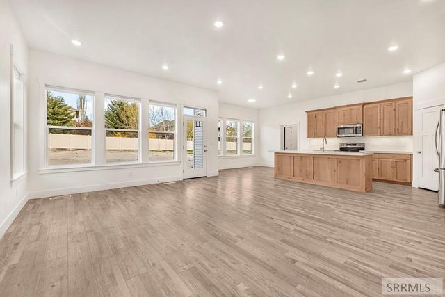 651 Pine Ridge Ln, Rexburg, ID 83440