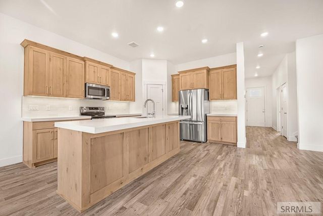 651 Pine Ridge Ln, Rexburg, ID 83440
