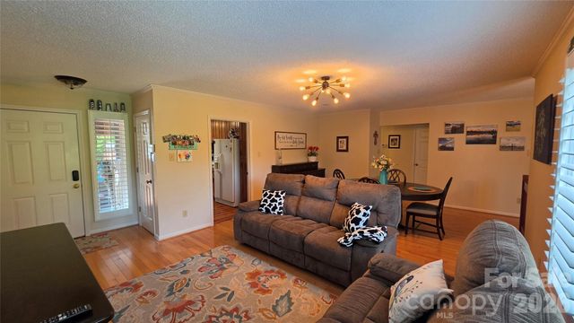 1328 Radio Road, Statesville, NC 28625