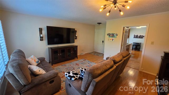 1328 Radio Road, Statesville, NC 28625