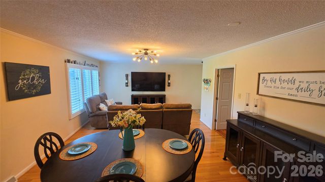 1328 Radio Road, Statesville, NC 28625