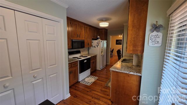 1328 Radio Road, Statesville, NC 28625