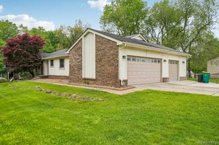 1397 Flamingo Street, Wixom, MI 48393