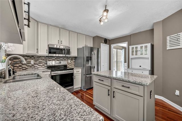 8441 Antlers Trail, North Ridgeville, OH 44039