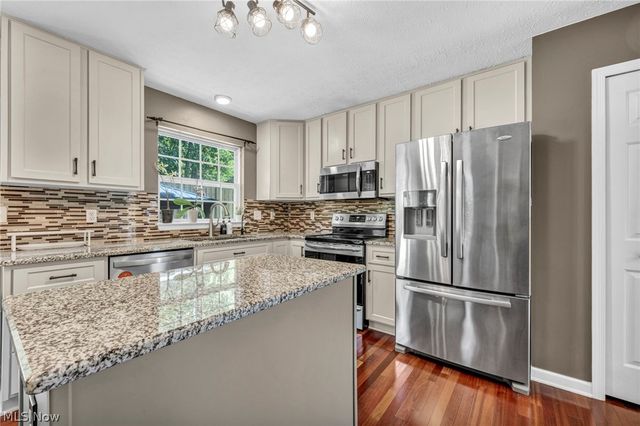 8441 Antlers Trail, North Ridgeville, OH 44039