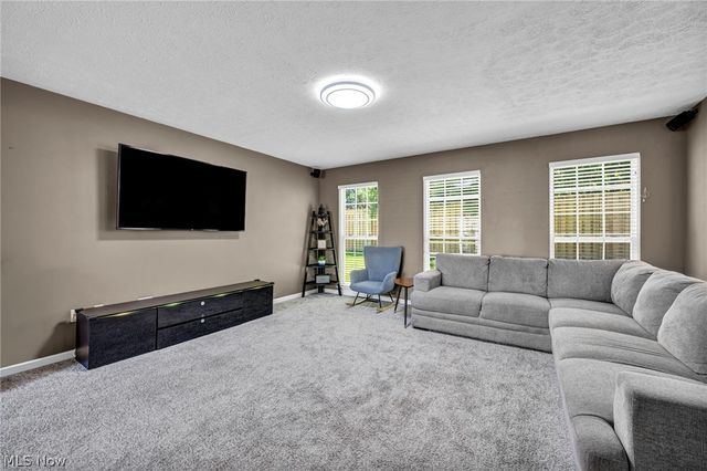 8441 Antlers Trail, North Ridgeville, OH 44039