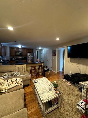 511 E Broadway 2, Boston, MA 02127