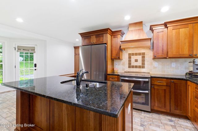 6122 Deep Creek Dr, Prospect, KY 40059
