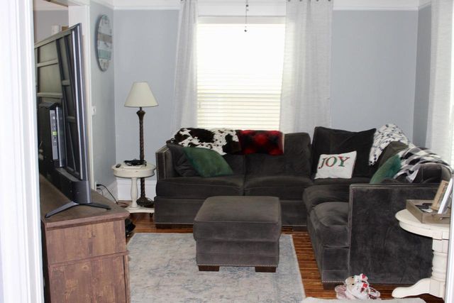 225 Maple AVENUE, Walworth, WI 53184