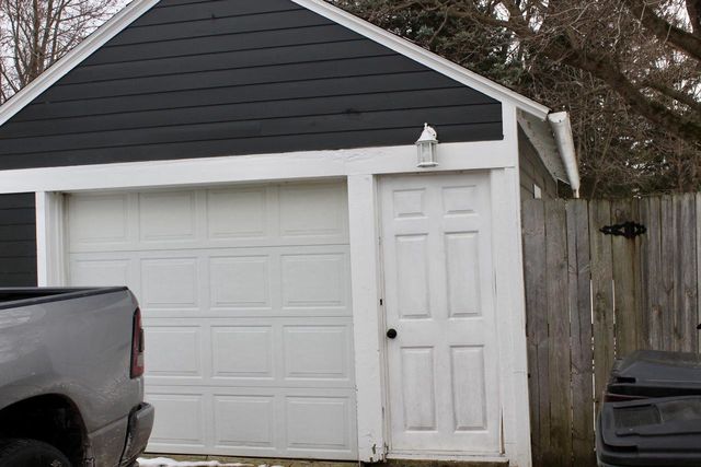 225 Maple AVENUE, Walworth, WI 53184