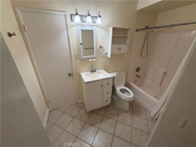 3000 Carl, Riverside, CA 92507