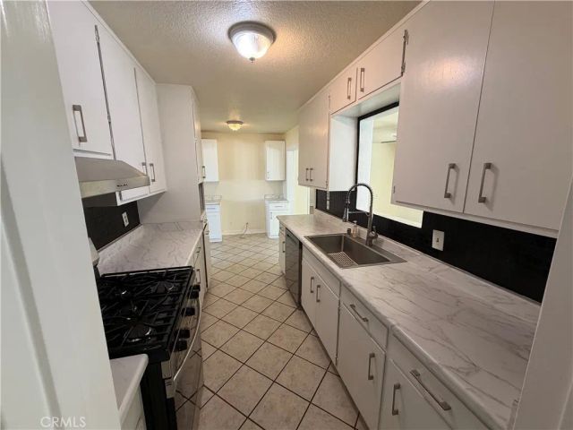 3000 Carl, Riverside, CA 92507