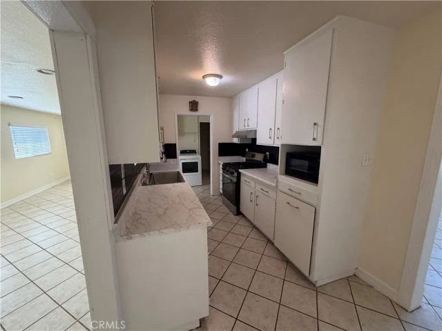 3000 Carl, Riverside, CA 92507