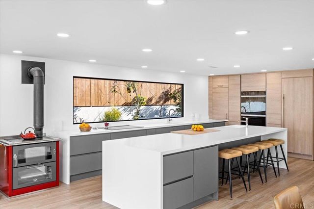 1560 Hawk View Dr, Encinitas, CA 92024