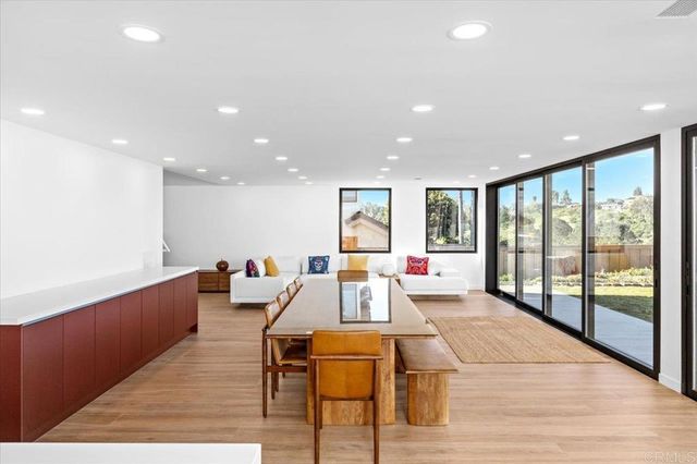 1560 Hawk View Dr, Encinitas, CA 92024