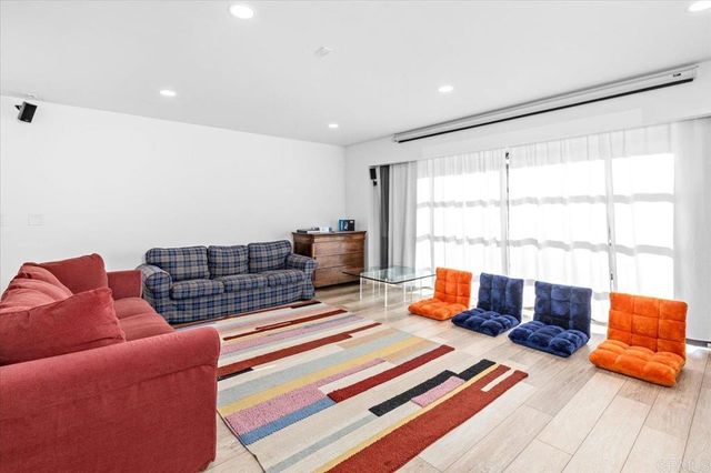 1560 Hawk View Dr, Encinitas, CA 92024