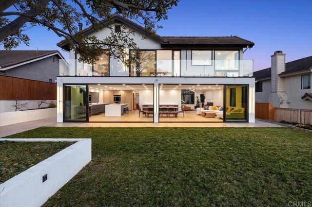 1560 Hawk View Dr, Encinitas, CA 92024