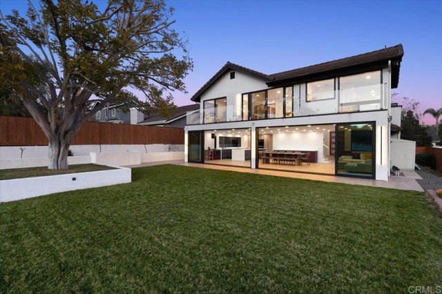 1560 Hawk View Dr, Encinitas, CA 92024