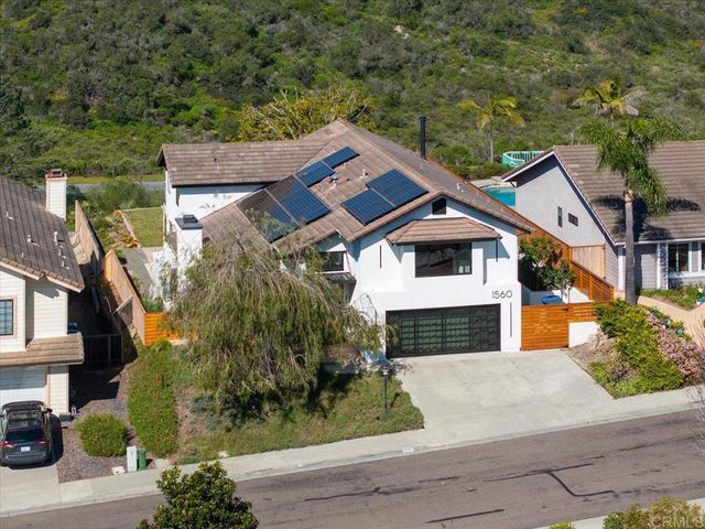1560 Hawk View Dr, Encinitas, CA 92024