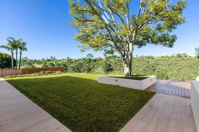 1560 Hawk View Dr, Encinitas, CA 92024