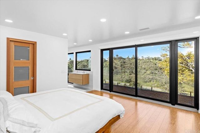 1560 Hawk View Dr, Encinitas, CA 92024