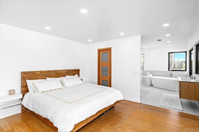 1560 Hawk View Dr, Encinitas, CA 92024