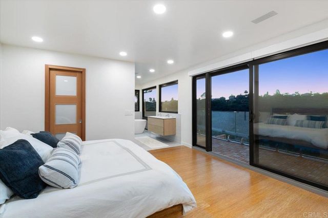 1560 Hawk View Dr, Encinitas, CA 92024