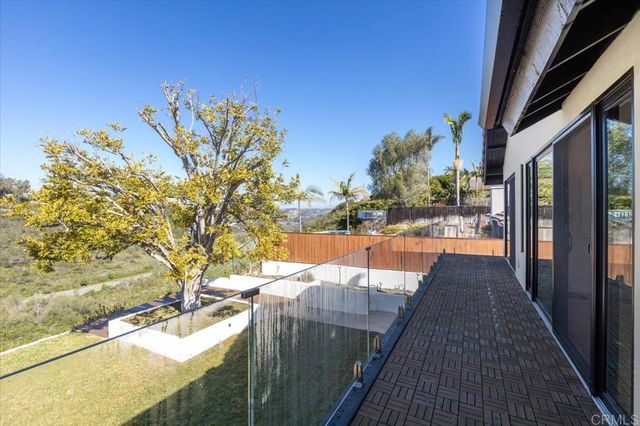 1560 Hawk View Dr, Encinitas, CA 92024