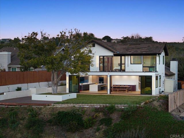 1560 Hawk View Dr, Encinitas, CA 92024