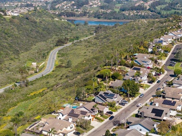 1560 Hawk View Dr, Encinitas, CA 92024