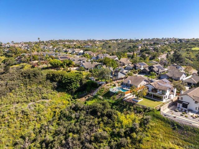 1560 Hawk View Dr, Encinitas, CA 92024