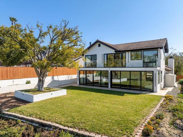 1560 Hawk View Dr, Encinitas, CA 92024