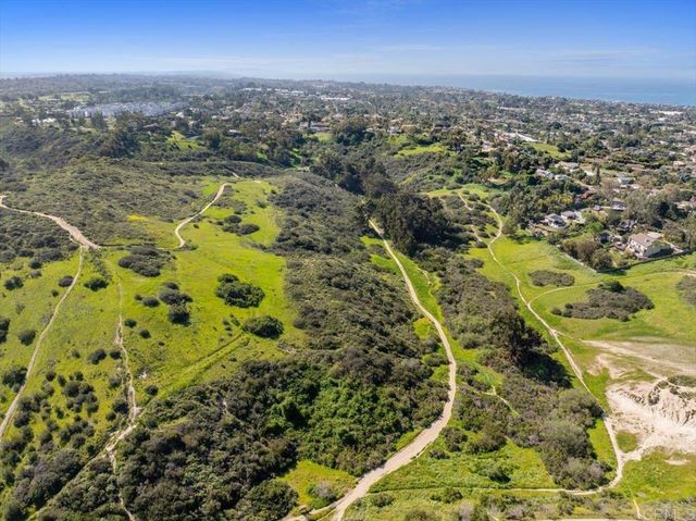 1560 Hawk View Dr, Encinitas, CA 92024