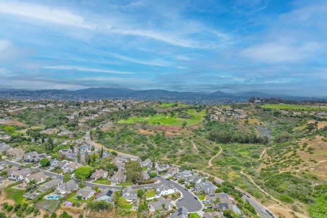 1560 Hawk View Dr, Encinitas, CA 92024