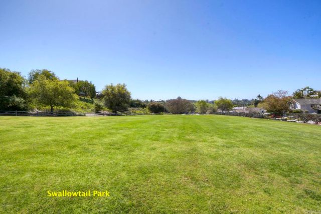 1560 Hawk View Dr, Encinitas, CA 92024