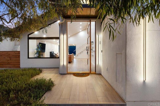 1560 Hawk View Dr, Encinitas, CA 92024