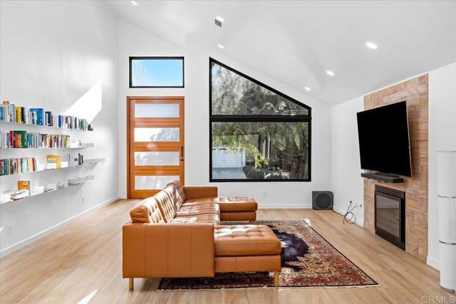 1560 Hawk View Dr, Encinitas, CA 92024