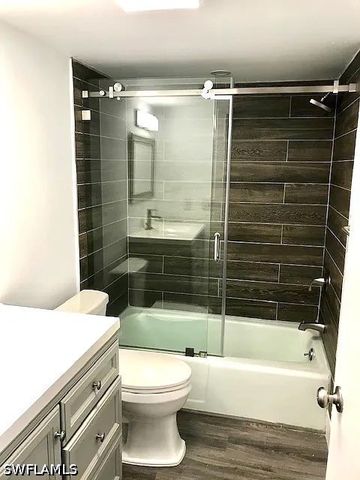 200 Valley Stream DR 8B, Naples, FL 34113