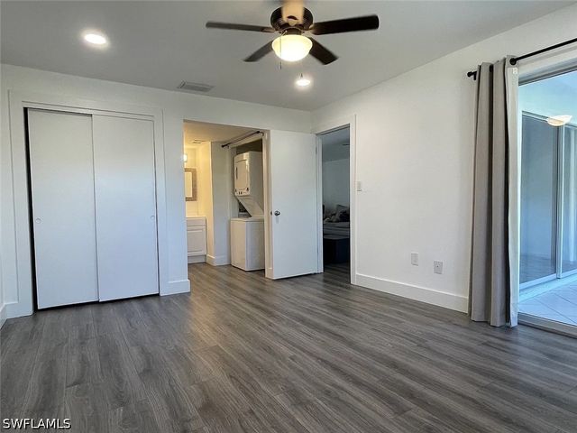 200 Valley Stream DR 8B, Naples, FL 34113