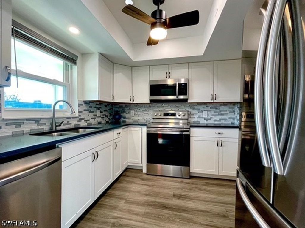 200 Valley Stream DR 8B, Naples, FL 34113