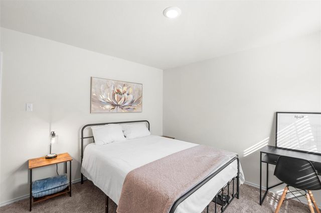 196 Sweetleaf DR, Buda, TX 78610